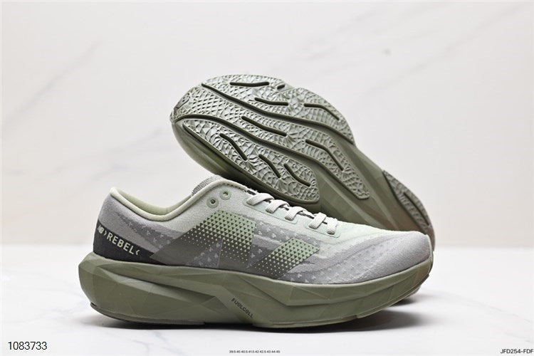 New Balance FuelCell Supercomp Trainer V