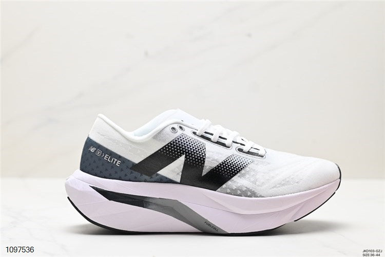 New Balance FuelCell Supercomp Trainer V