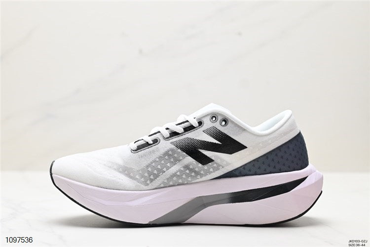 New Balance FuelCell Supercomp Trainer V