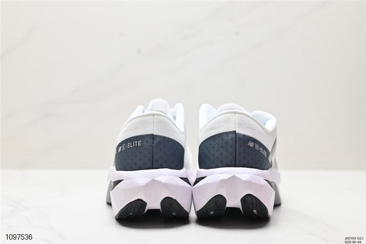 New Balance FuelCell Supercomp Trainer V