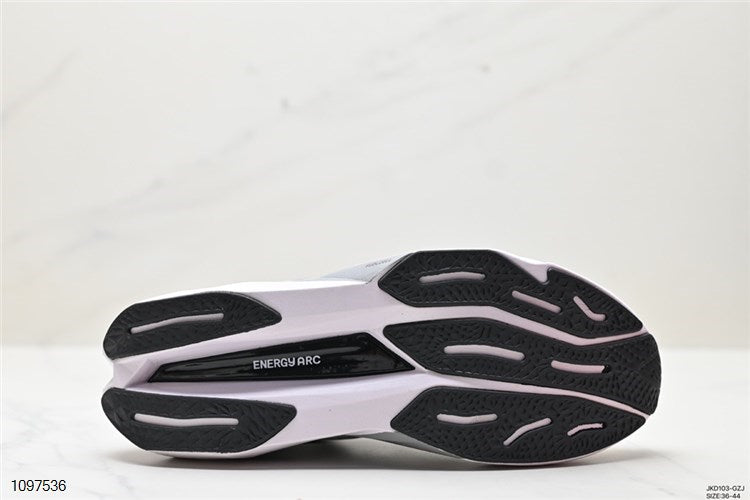 New Balance FuelCell Supercomp Trainer V