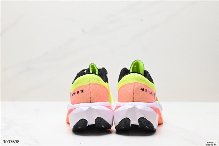 New Balance FuelCell Supercomp Trainer V