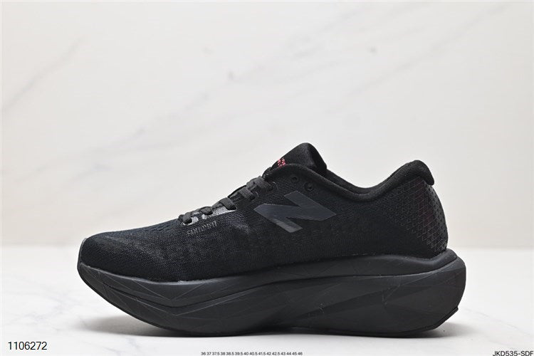 New Balance FuelCell Supercomp Trainer V