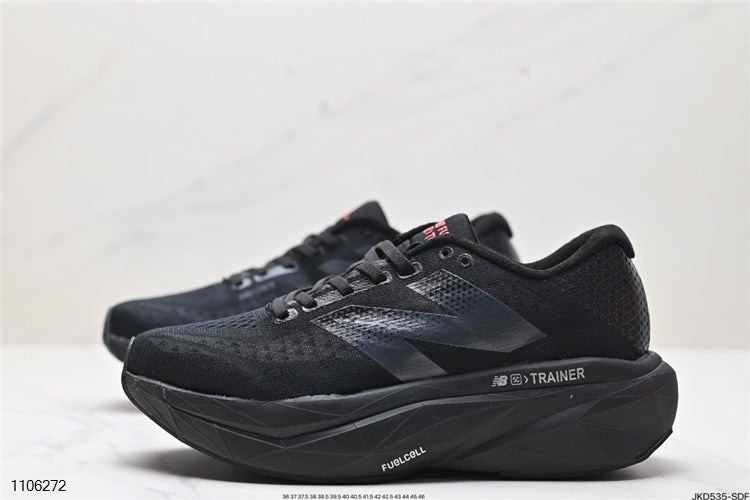 New Balance FuelCell Supercomp Trainer V