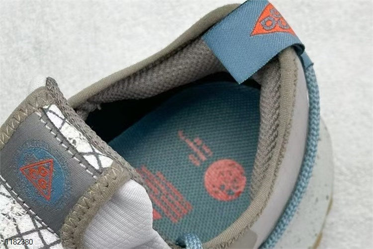 NIKE ACG Mountain Fly Low GTX SE