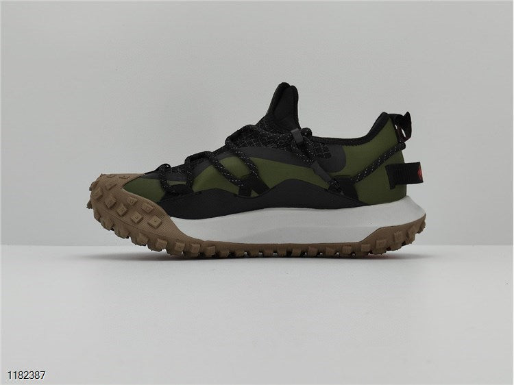 NIKE ACG Mountain Fly Low GTX SE