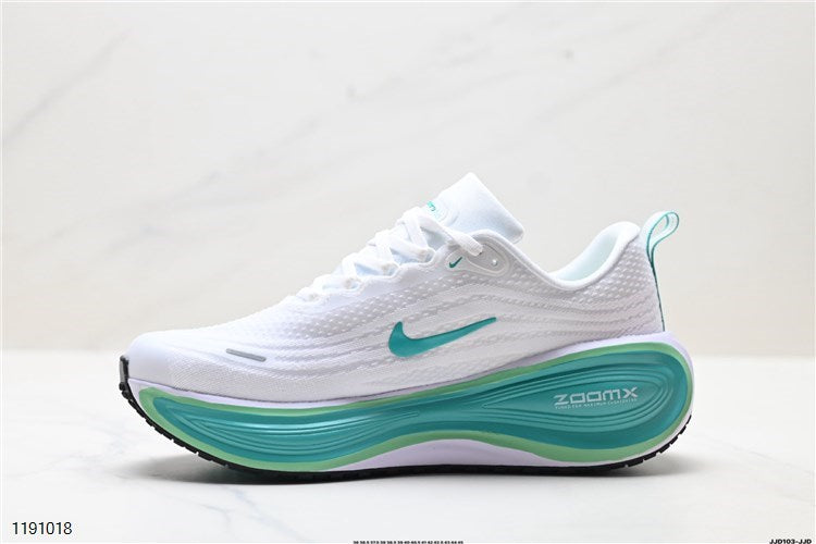 Nike Performance VOMERO PLUS