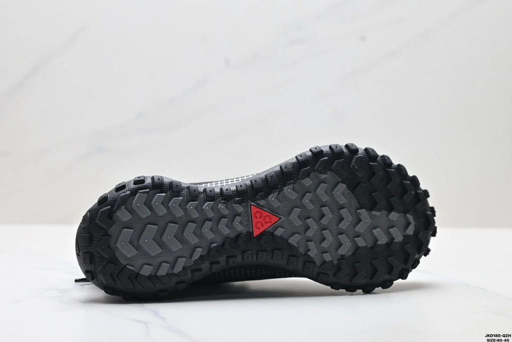 NIKE ACG Mountain Fly Low GTX SE