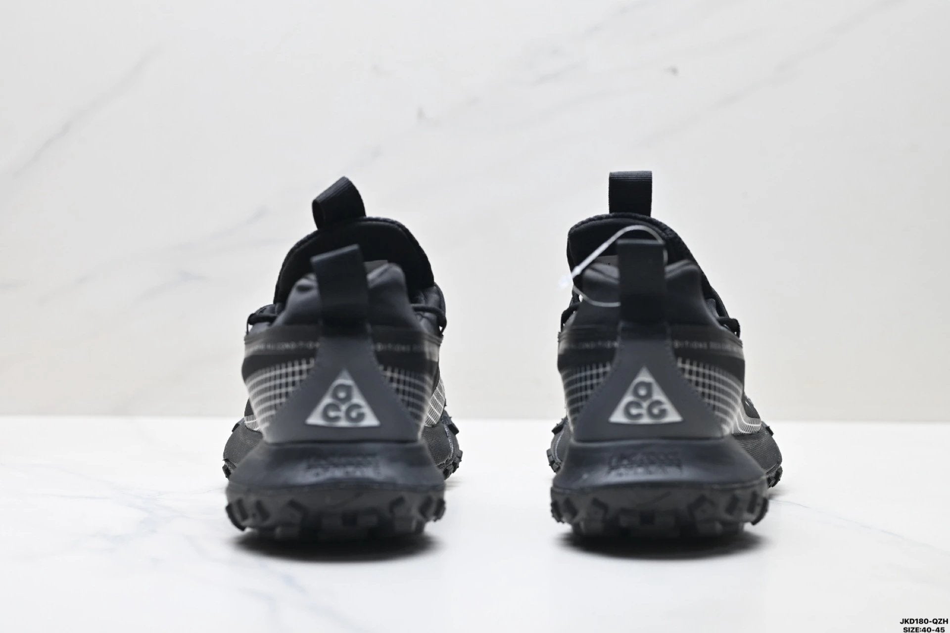 NIKE ACG Mountain Fly Low GTX SE