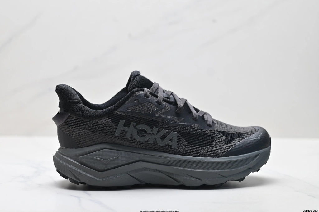 Hoka Challenger 8