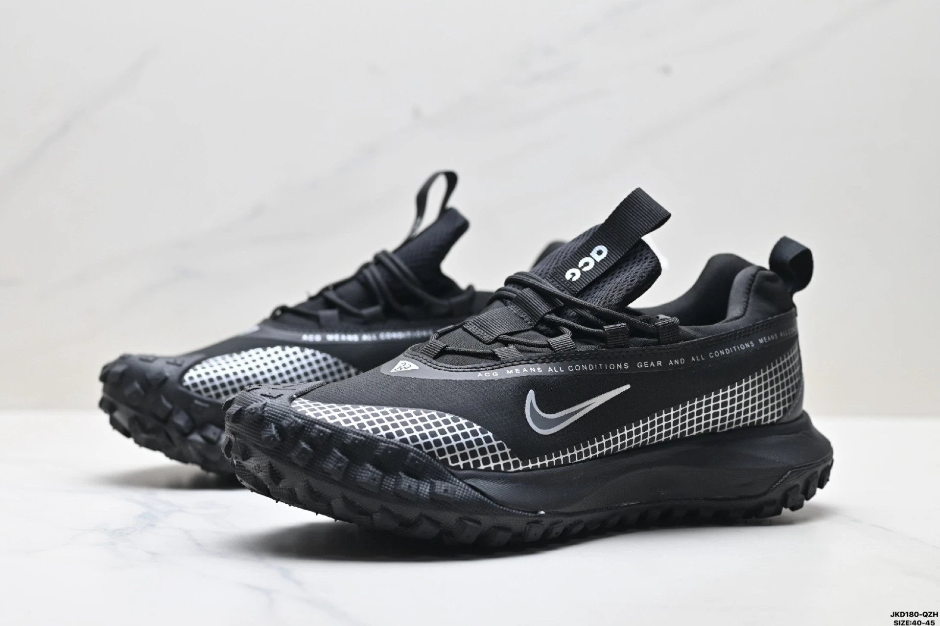 NIKE ACG Mountain Fly Low GTX SE
