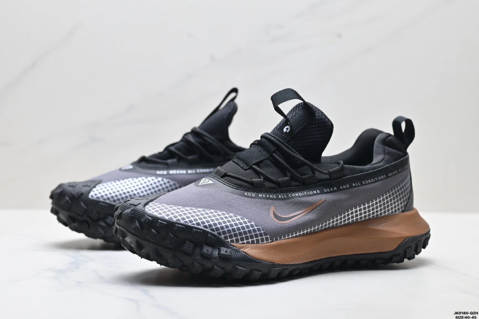 NIKE ACG Mountain Fly Low GTX SE