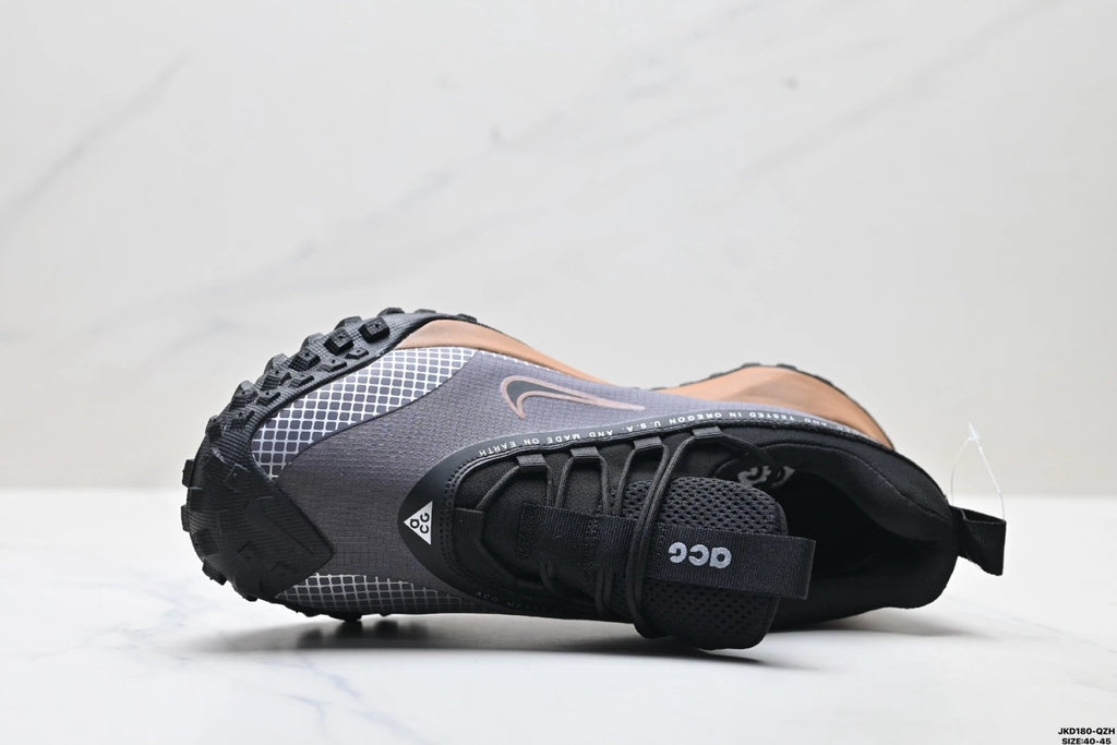 NIKE ACG Mountain Fly Low GTX SE
