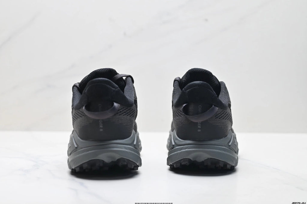 Hoka Challenger 8