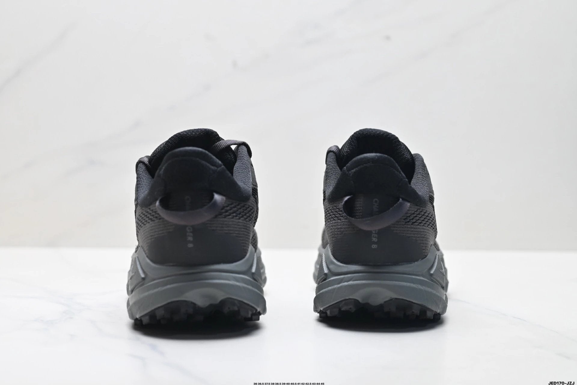 Hoka Challenger 8