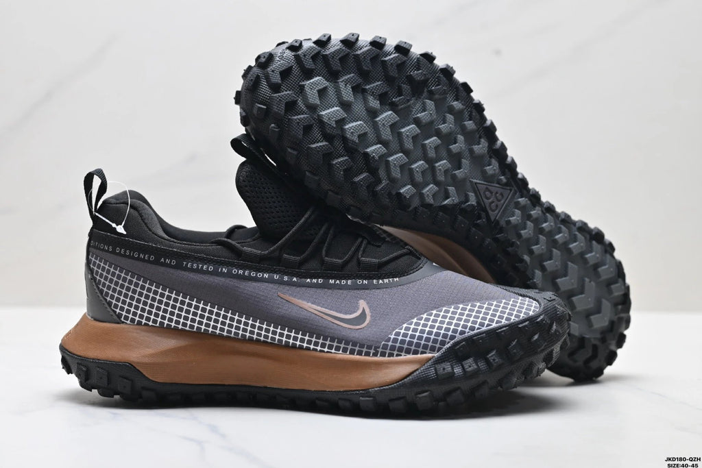 NIKE ACG Mountain Fly Low GTX SE