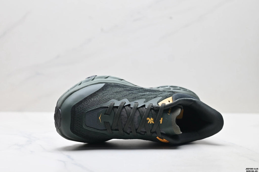 Hoka Speedgoat 5
