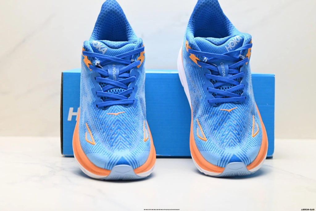 Hoka Clifton 9