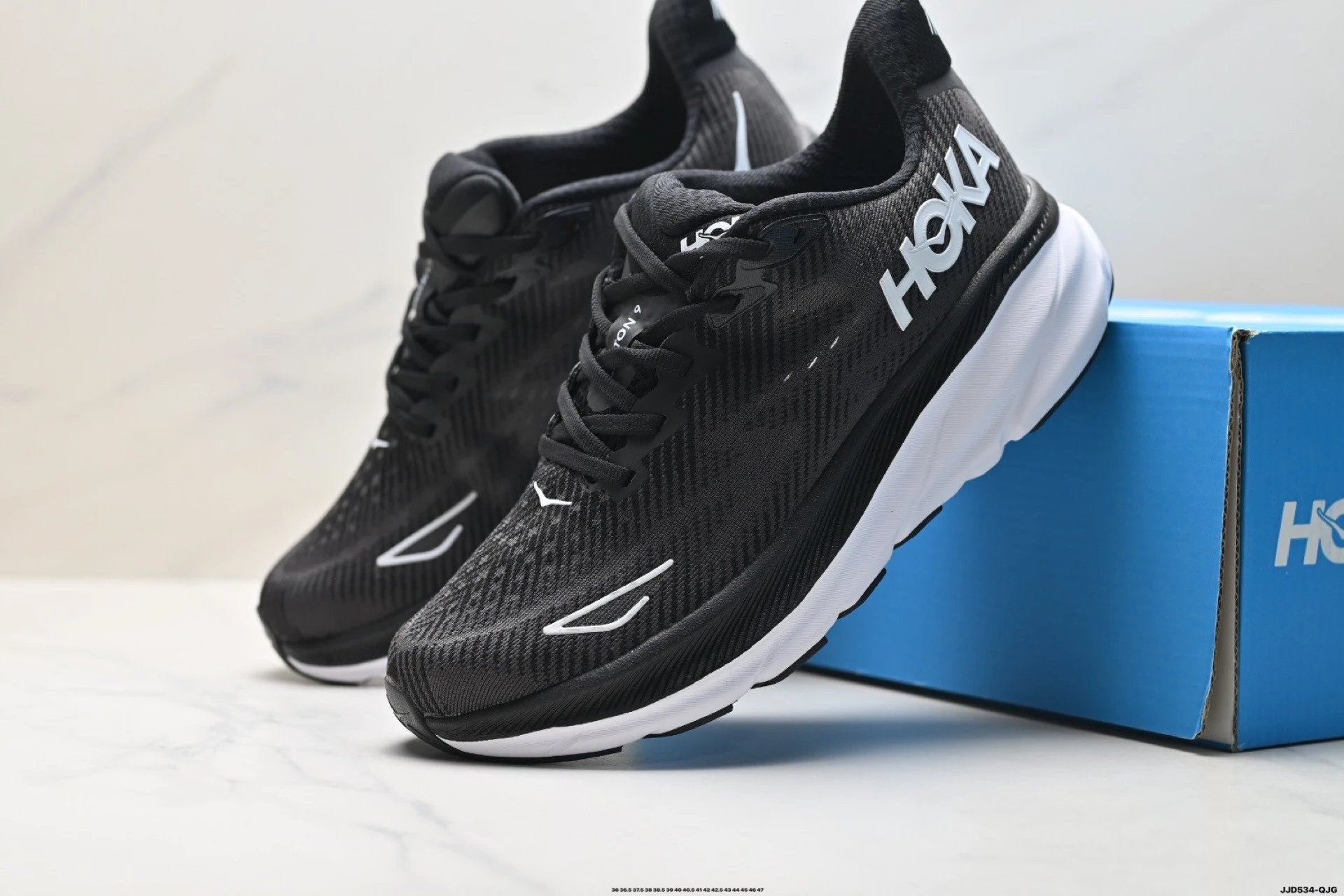 Hoka Clifton 9
