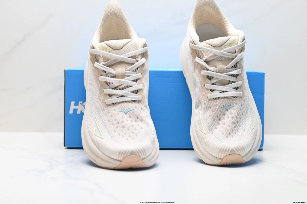 Hoka Clifton 9