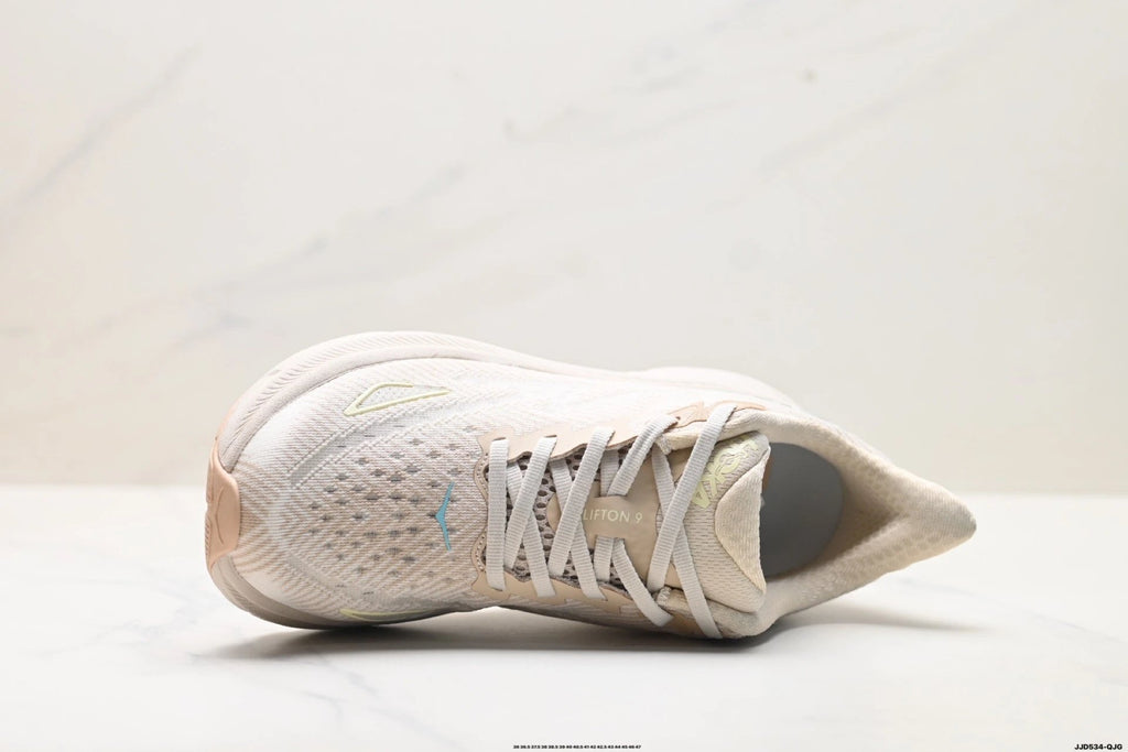 Hoka Clifton 9