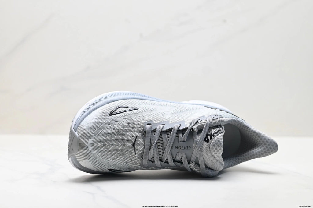 Hoka Clifton 9