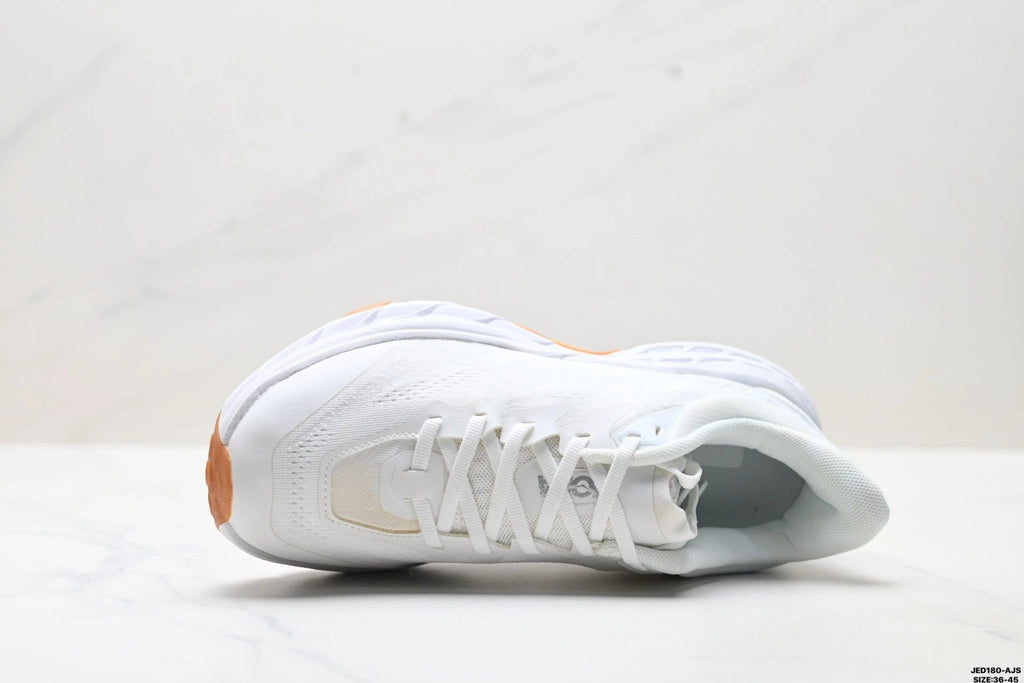 Hoka Speedgoat 5