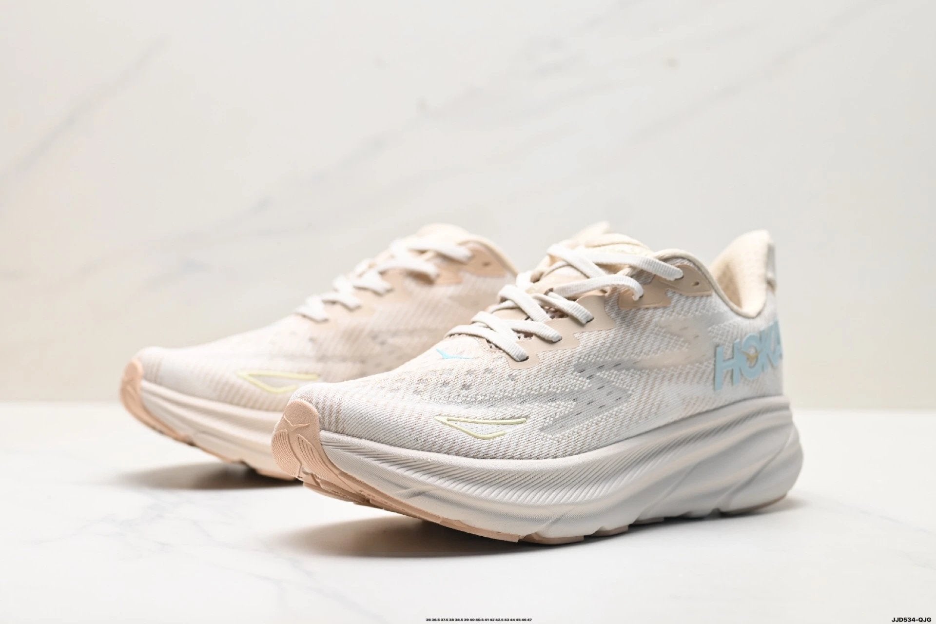 Hoka Clifton 9