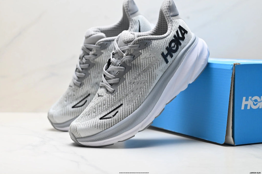 Hoka Clifton 9