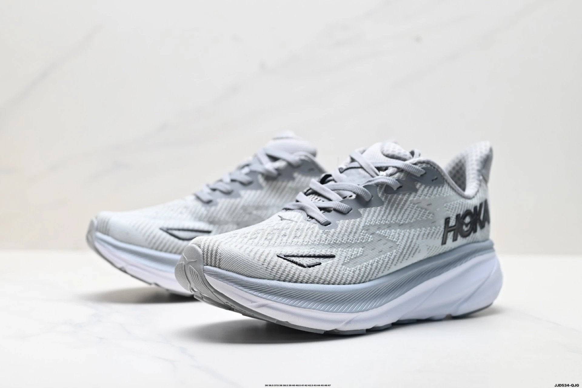 Hoka Clifton 9