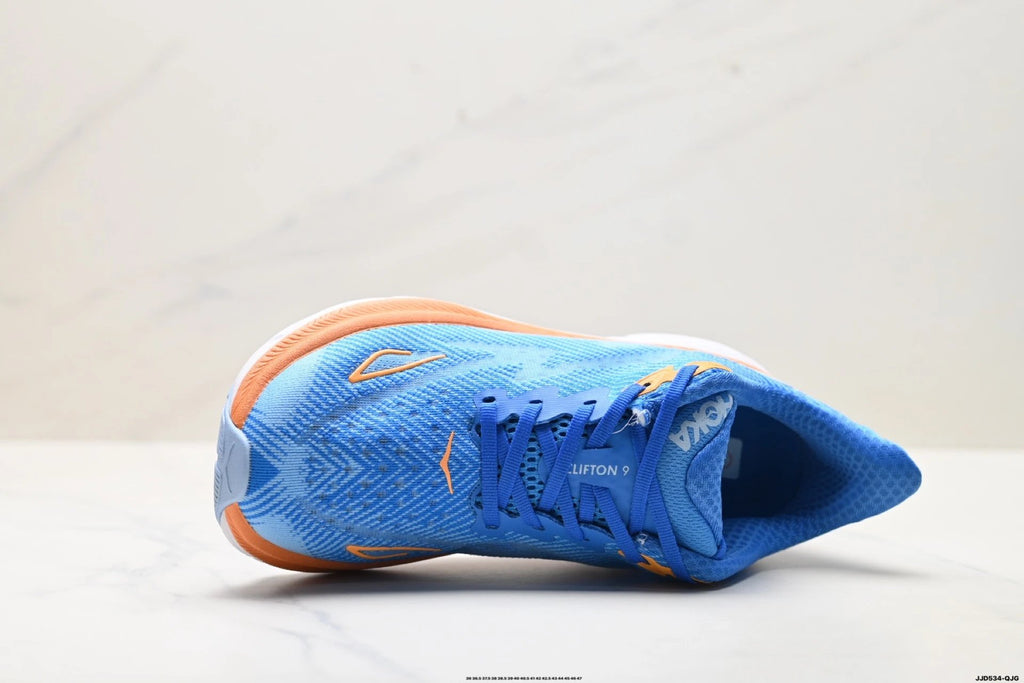 Hoka Clifton 9