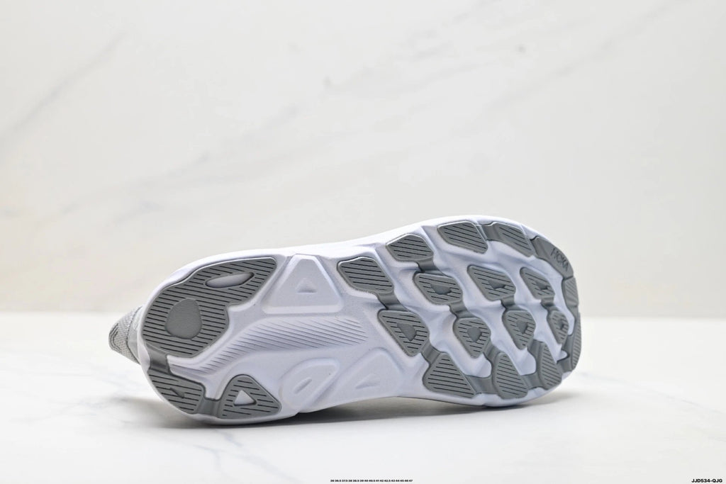 Hoka Clifton 9