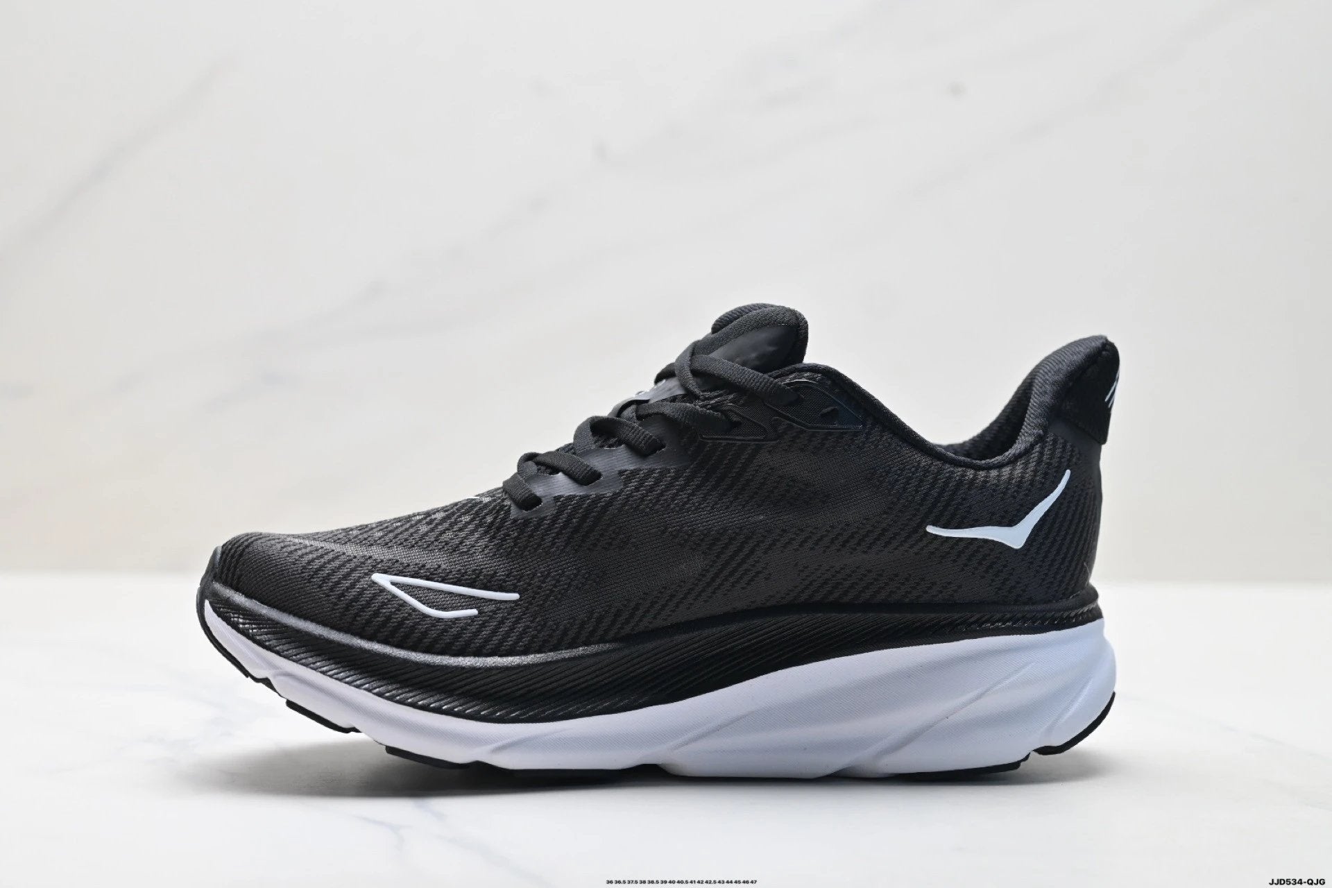 Hoka Clifton 9