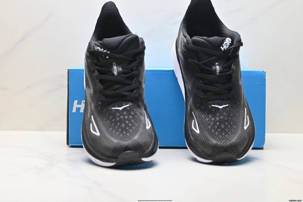 Hoka Clifton 9